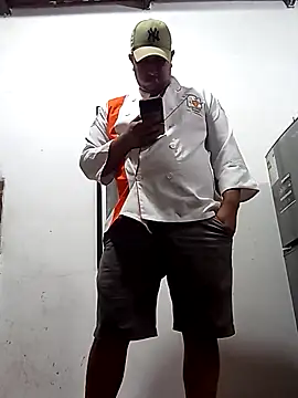 Snapshot of Tequilamaster chatting on 11.13.25 Tequilamaster online show from 11.13.25