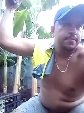 Snapshot of Tequilamaster chatting on 11.19.25 Tequilamaster online show from 11.19.25