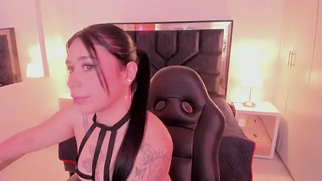 SusanVilla online show from 11.06.25