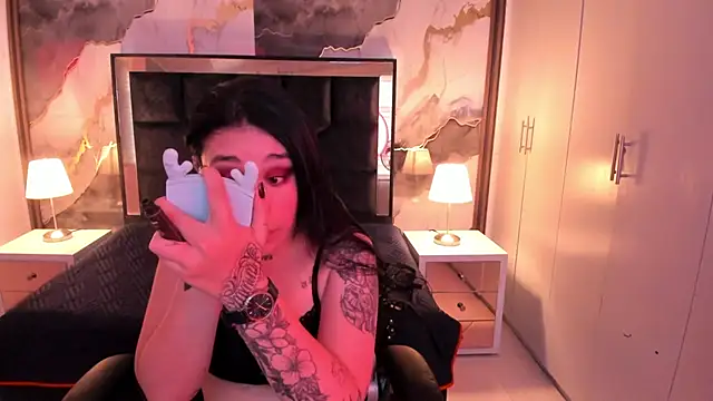 SusanVilla online show from 11.18.25