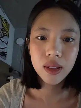 Snapshot of Asian_Liii chatting on 10.04.25 Asian Liii online show from 10.04.25