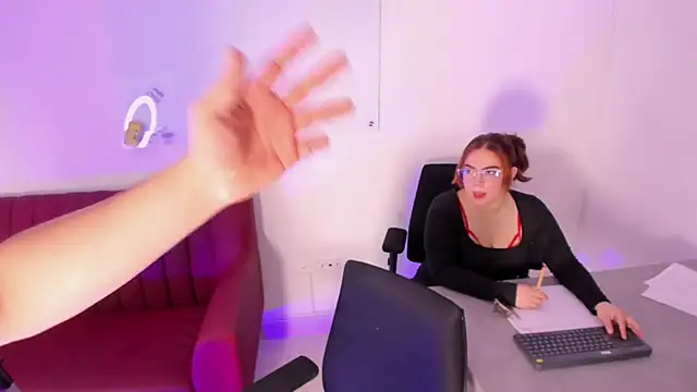 Kandyfrees  online show from 01.10.26