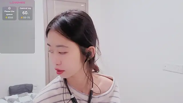 Snapshot of dudu-baby10 chatting on 12.19.25 dudu-baby10 online show from 12.19.25