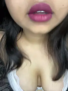 Snapshot of soniyaverma00 chatting on 04.18.26 soniyaverma00 online show from 04.18.26