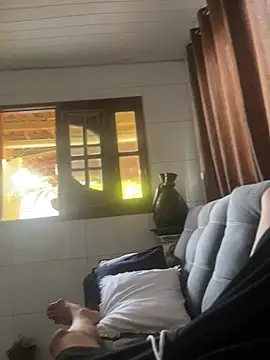 Snapshot of MCLZK chatting on 01.09.26 MCLZK online show from 01.09.26