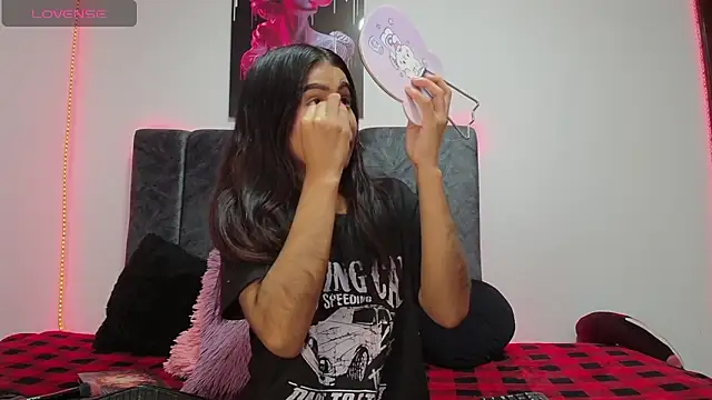 Snapshot of karinna_santana chatting on 01.16.26 karinna santana online show from 01.16.26