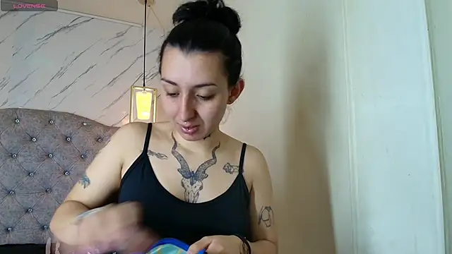 Iris  77 online show from 10.10.25