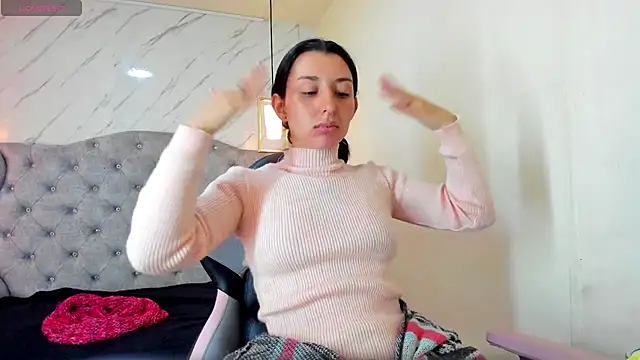 Iris  77 online show from 10.14.25