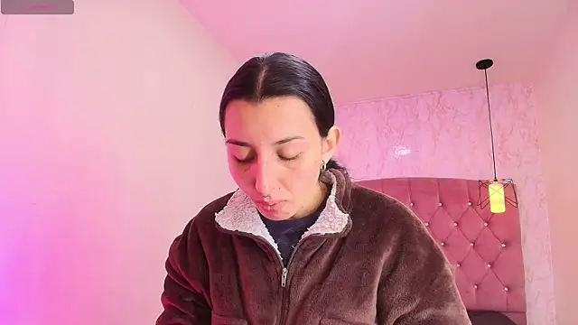 Iris  77 online show from 10.20.25