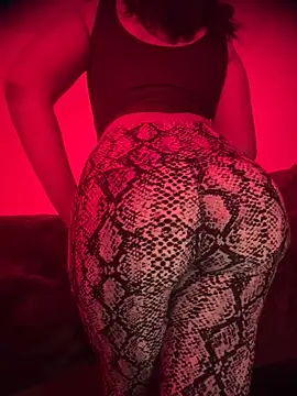 bellacagyal online show from 11.11.25