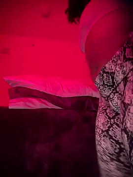 bellacagyal online show from 12.20.25