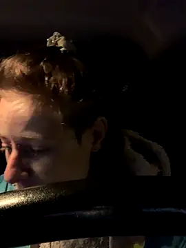 Snapshot of GoldenPussy1329 chatting on 10.28.25 GoldenPussy1329 online show from 10.28.25