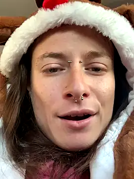 Snapshot of GoldenPussy1329 chatting on 11.16.25 GoldenPussy1329 online show from 11.16.25