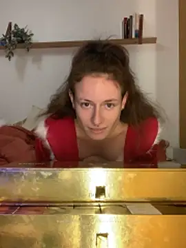 Snapshot of GoldenPussy1329 chatting on 12.03.25 GoldenPussy1329 online show from 12.03.25