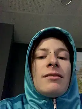 Snapshot of GoldenPussy1329 chatting on 01.09.26 GoldenPussy1329 online show from 01.09.26