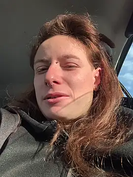 Snapshot of GoldenPussy1329 chatting on 01.15.26 GoldenPussy1329 online show from 01.15.26