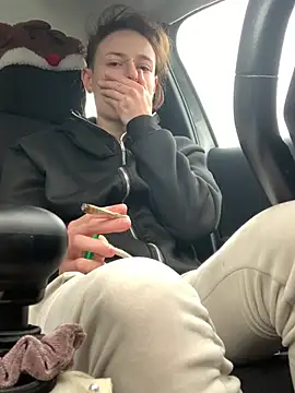 GoldenPussy1329 online show from 01.17.26