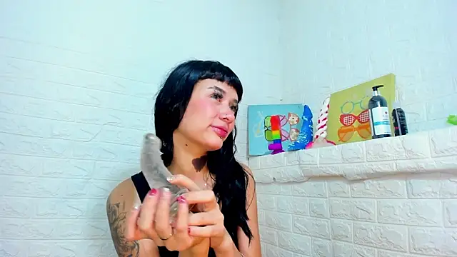 Snapshot of MelanyHarrysHH chatting on 10.13.25 MelanyHarrysHH online show from 10.13.25