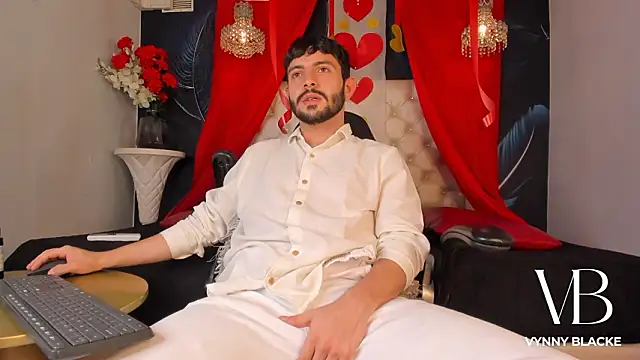 VynnyBlacke  online show from 02.15.26