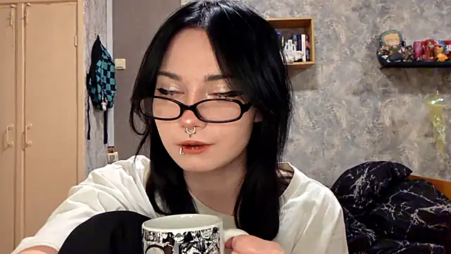 Beeping Creature online show from 11.10.25