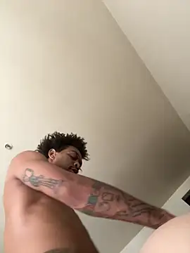 thefreakscomeoutatnight online show from 10.22.25