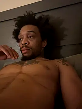 thefreakscomeoutatnight online show from 10.30.25