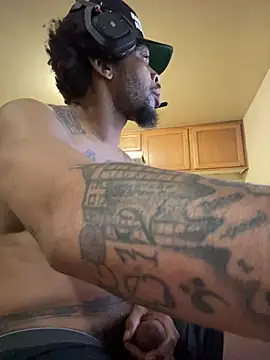 thefreakscomeoutatnight online show from 04.24.26