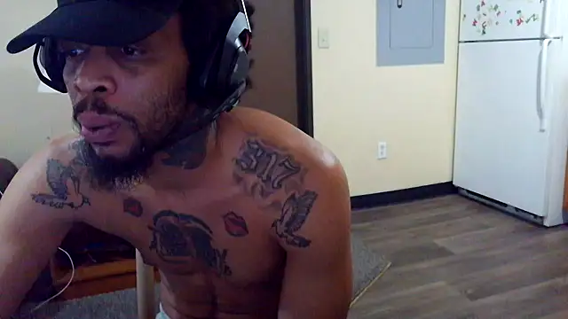 thefreakscomeoutatnight online show from 04.28.26