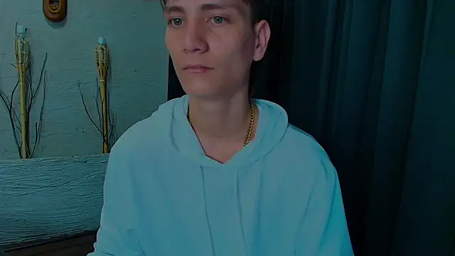 Snapshot of ZackMaye chatting on 10.06.25 ZackMaye online show from 10.06.25