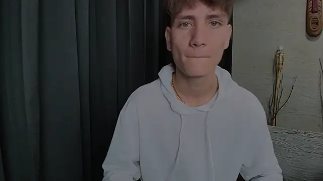 Snapshot of ZackMaye chatting on 10.08.25 ZackMaye online show from 10.08.25