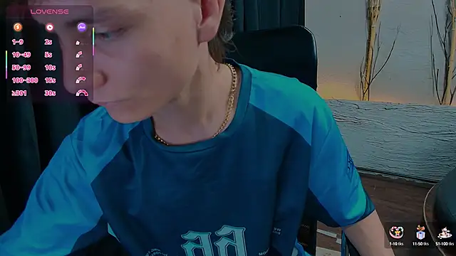 Snapshot of ZackMaye chatting on 10.10.25 ZackMaye online show from 10.10.25