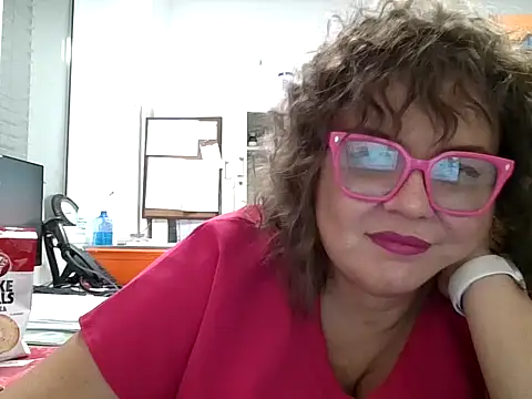 Snapshot of roxy863086 chatting on 10.06.25 roxy863086 online show from 10.06.25
