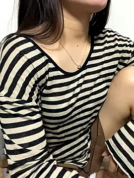 lee ly online show from 10.23.25