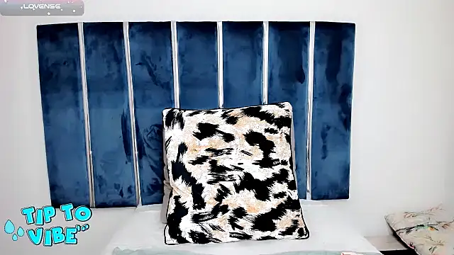 Snapshot of INDIANROMANCE chatting on 02.18.25 INDIANROMANCE online show from 02.18.25