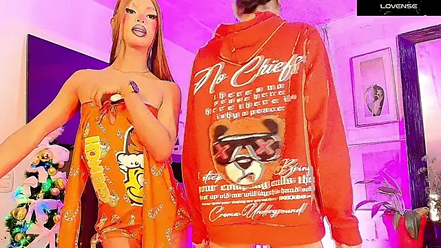 Snapshot of GIRLS_OFFICIALL__ chatting on 11.28.25 GIRLS OFFICIALL online show from 11.28.25