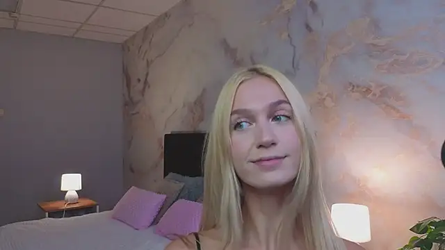 Snapshot of SerenaCrystall chatting on 06.02.26 SerenaCrystall online show from 06.02.26