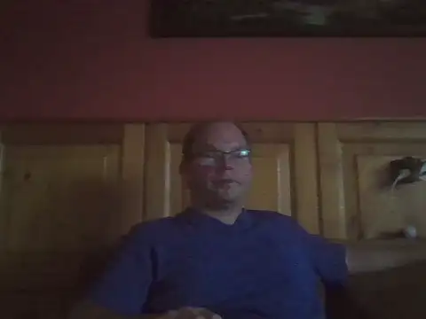 Snapshot of Rado2812 chatting on 09.30.25 Rado2812 online show from 09.30.25