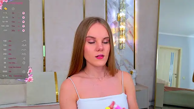 Lili Lohan online show from 10.17.25