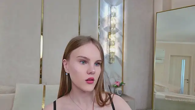 Snapshot of Lili_Lohan chatting on 05.25.26 Lili Lohan online show from 05.25.26