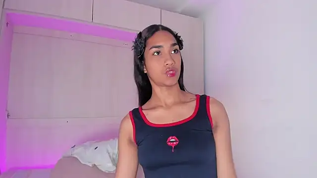 AnahiCollins online show from 11.25.25