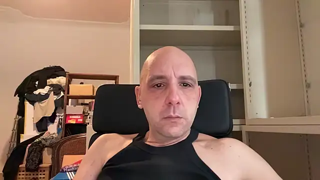 Snapshot of francescaloveher chatting on 09.30.25 francescaloveher online show from 09.30.25