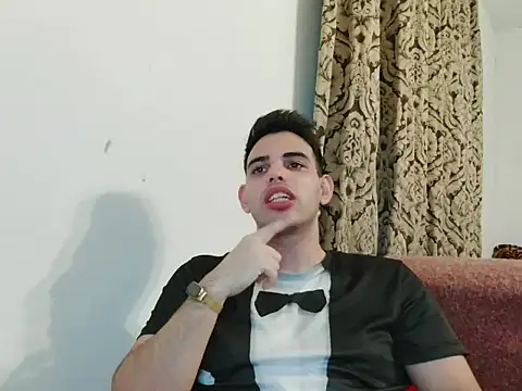 Snapshot of _Djonson_ chatting on 10.12.25  Djonson  online show from 10.12.25