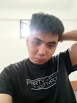 Snapshot of henry9933 chatting on 09.28.25 henry9933 online show from 09.28.25