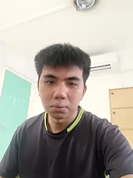 Snapshot of henry9933 chatting on 10.12.25 henry9933 online show from 10.12.25