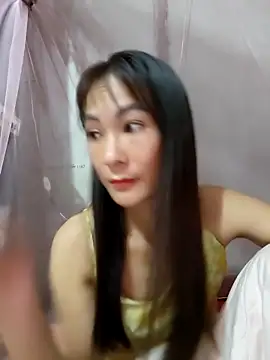 Snapshot of Yaya_tara chatting on 10.02.25 Yaya tara online show from 10.02.25