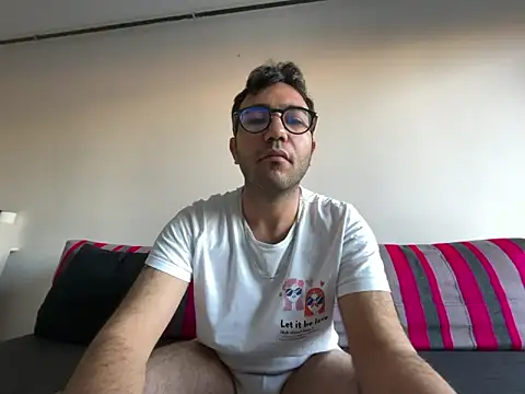 xochipilliii online show from 10.04.25