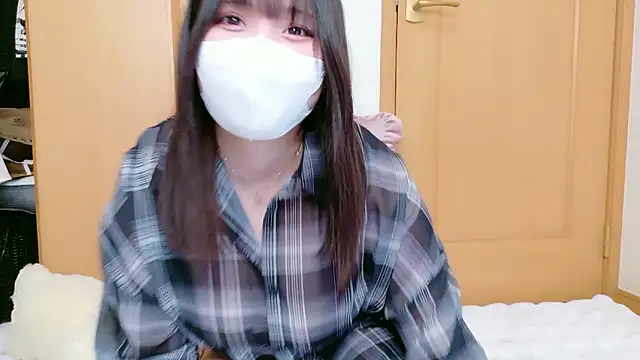 Snapshot of YUKINA_00 chatting on 04.21.26 YUKINA 00 online show from 04.21.26