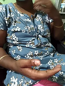 Snapshot of Tamilselviroja- chatting on 05.07.26 Tamilselviroja- online show from 05.07.26