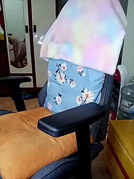 Snapshot of BiCute688 chatting on 12.18.25 BiCute688 online show from 12.18.25