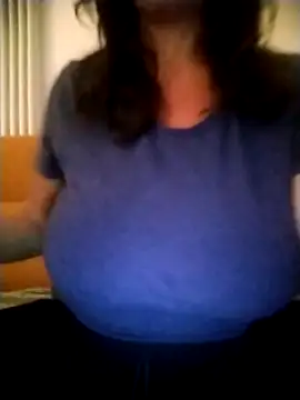 Snapshot of sexyguenda chatting on 10.01.25 sexyguenda online show from 10.01.25